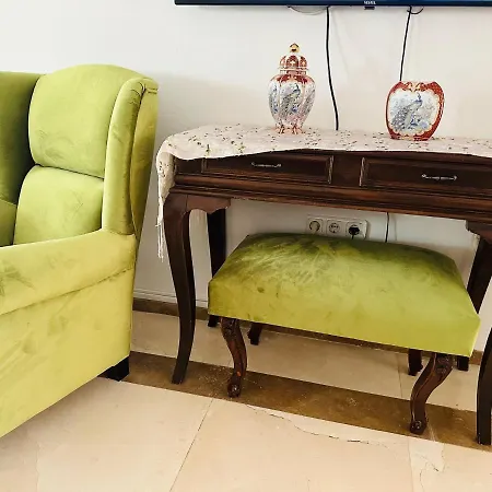 Seven Art Feslegen Apartment