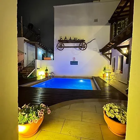 Hotel 7 Art Feslegen By Egeos 3*