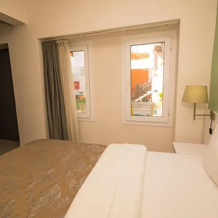 7 Art Feslegen By Egeos Hotel 3*