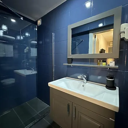 7 Art Feslegen By Egeos Hotel 3*