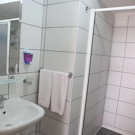 7 Art Feslegen By Egeos Hotel 3*