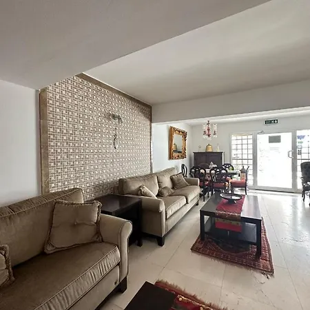 Seven Art Feslegen 아파트