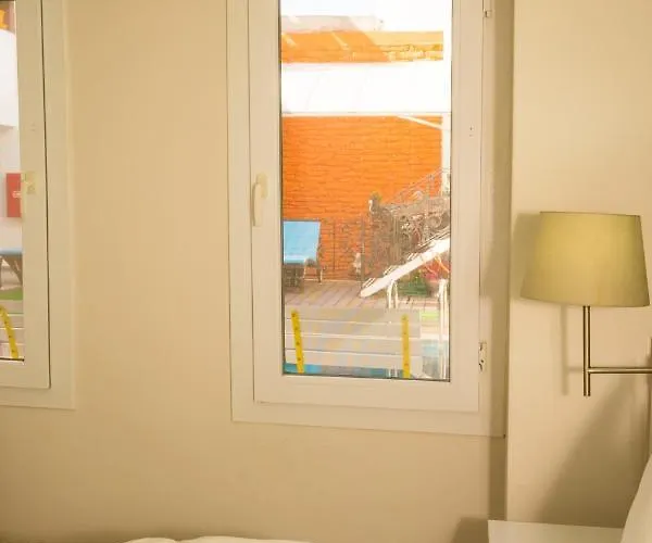 Seven Art Feslegen Διαμέρισμα *