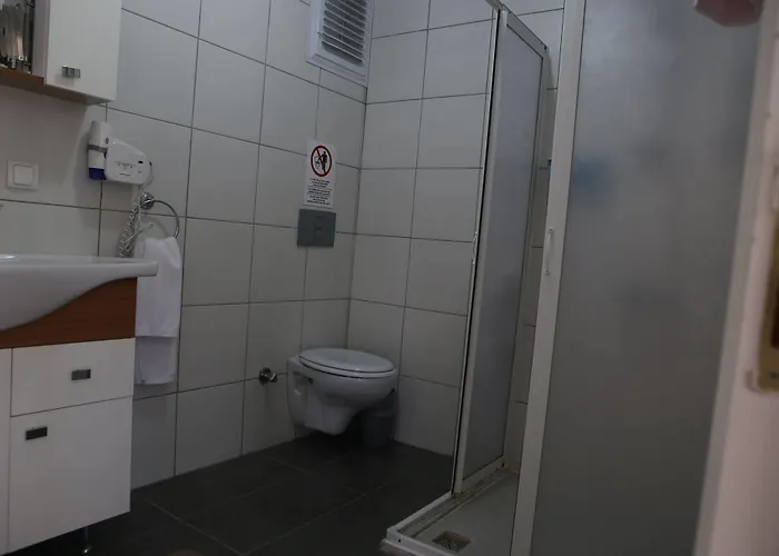 Seven Art Feslegen Αλικαρνασσός